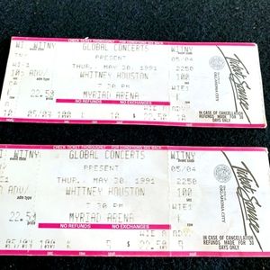 VINTAGE 1991 UNUSED WHITNEY HOUSTON CONCERT TICKETS